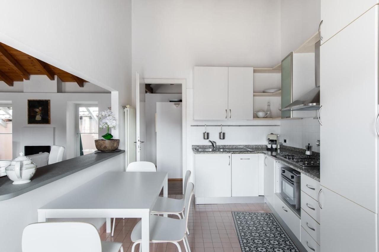 A Casa Nuccia Mansarda By Holiday Solutions Комо Екстериор снимка
