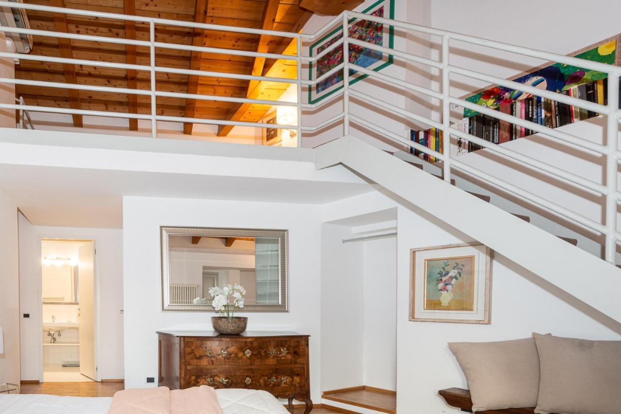 A Casa Nuccia Mansarda By Holiday Solutions Комо Екстериор снимка